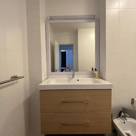 En El Centro De Apartament Llanes